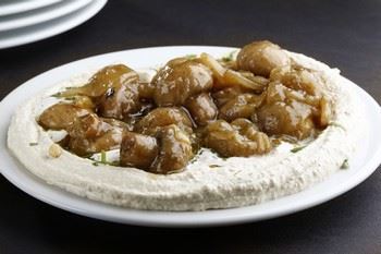 חומוס פטריות במגש