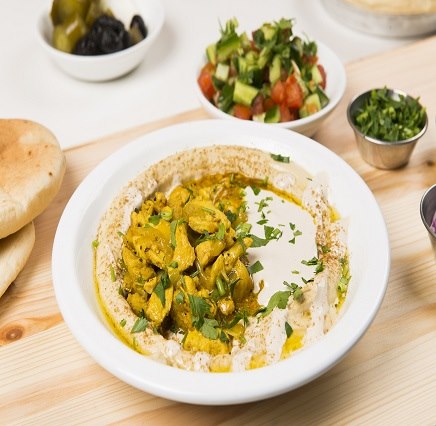 חומוס רצועות חזה עוף עם בצל