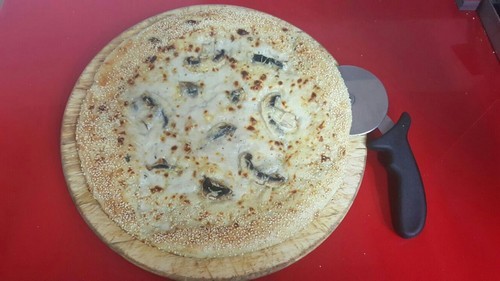 פיצה אישית מוקרמת